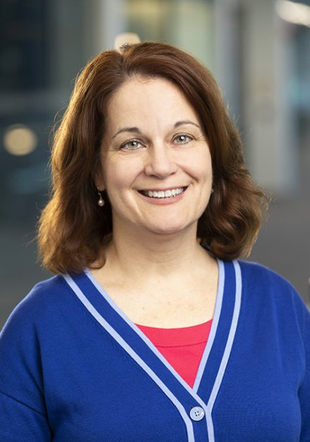 Anna Hays headshot