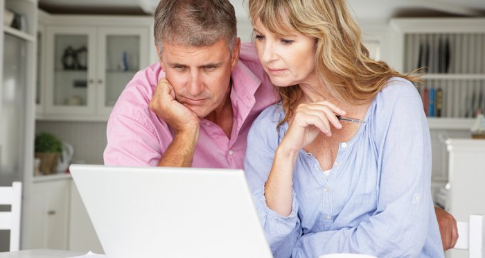 Traditional 401(k) or Roth? Top tips to manage retirement savings